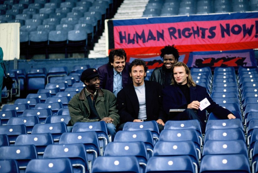 Amnesty International commémore les Droits de l'Homme en 1988 Amnesty International commémore les Droits de l'Homme en 1988