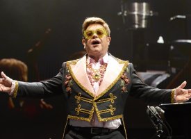 Elton John : retour sur sa carrière en dix titres culte