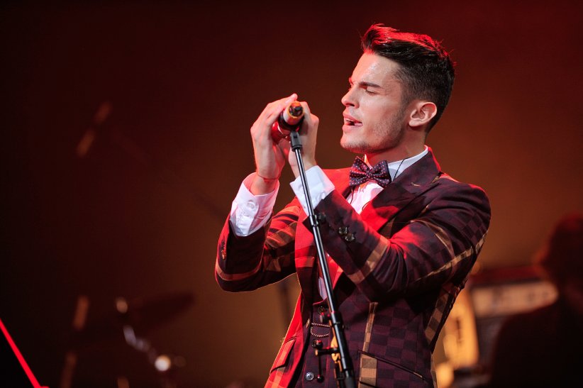 Baptiste Giabiconi : un rêve de gloire en chansons Baptiste Giabiconi : un rêve de gloire en chansons