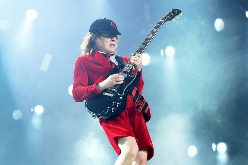 "Hells Bells" - AC/DC "Hells Bells" - AC/DC