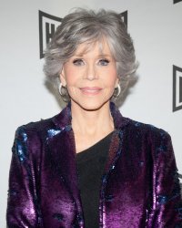 Jane Fonda sur ses interventions chirurgicales : "vous pouvez devenir dépendant"