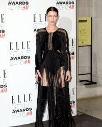 Bella Hadid, splendide aux ELLE Style Awards