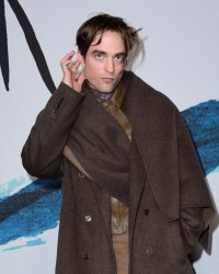 Robert Pattinson, fier d'être proche de Juliette Binoche : "J'ai son 06 !"