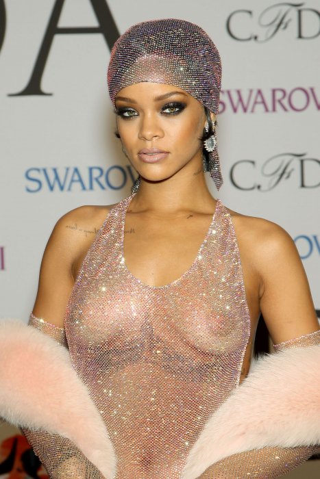 Rihanna : être une femme libérée, tu sais c'est pas si facile...