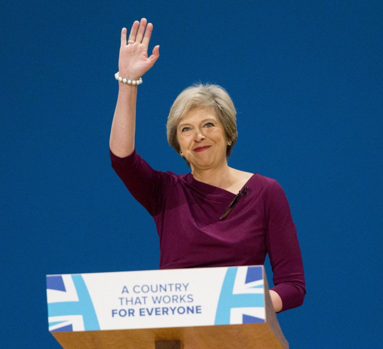Theresa May défiée par les députés et les indépendantistes