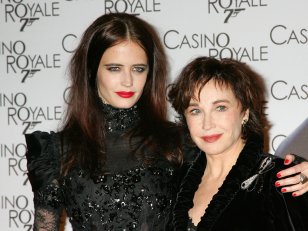 Eva Green et sa mère, Marlène Jobert, &quot;détestent regarder leurs films&quot;