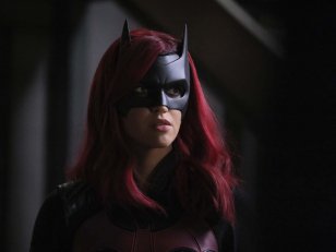 Batwoman : Ruby Rose quitte la série, la créatrice mise sur une nouvelle héroïne