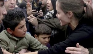 Angelina Jolie en visite en Grèce pour les familles qui fuient la guerre