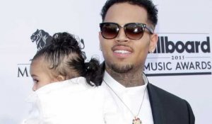 Chris Brown dit que ce n'est pas son tabagisme qui a donné de l'asthme à son bébé Royalty