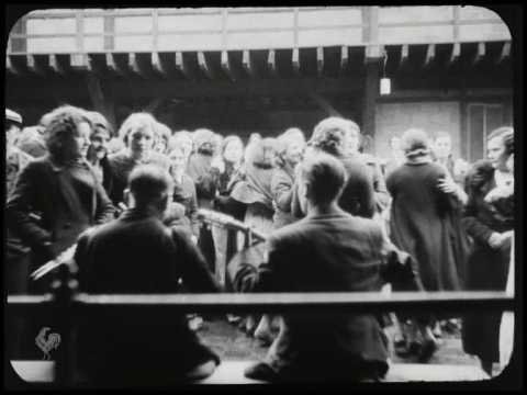 Grève Aux Galeries Lafayette Et Dans Les Usines Le 15 Juin 1936