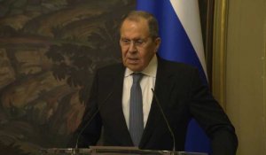 Russie: Lavrov dénonce l' "avalanche" de sanctions occidentales
