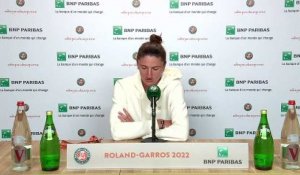 Roland-Garros 2022 - Irina-Camelia Begu : "It was a bit embarrassing for me, I don't want to talk too much about it, I swung my racket but I didn't think it would bounce so much"