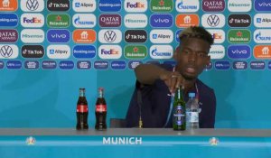 Euro-2020: après Ronaldo et le Coca, Pogba retire une bouteille de Heineken en conférence de presse