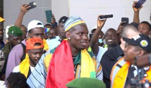 Guinée: Pogba accueilli par des milliers de fans avant un match caritatif
