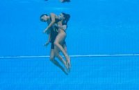 Une nageuse américaine s'évanouit, son entraîneuse la sauve de la noyade