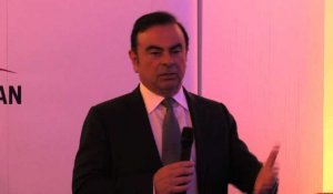 ARCHIVES: Carlos Ghosn reconduit à la tête de Renault