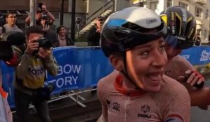 Championnats du Monde 2022 - Route - Annemiek van Vleuten : "I was just a domestique today, with a broken elbow, and now I'm World Champion !"