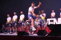 Cyclisme - ITW 2023 - L'équipe Team TotalÉnergies de Peter Sagan a fait son show et sa présentation en Vendée... Ambiance !