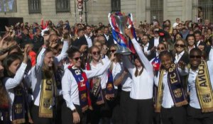Football: les supporters du Barça célèbrent leurs championnes d'Europe
