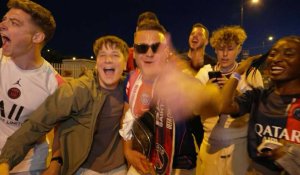 Le PSG "irrésistible": la joie des supporters à la Puskas Arena