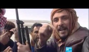 FRANCE 24 Reporters - Exclusif : Avec les rebelles à Brega, avant la contre offensive des troupes pro Kadhafi