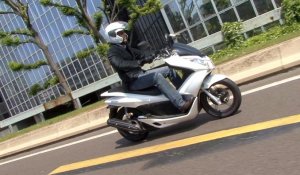 Honda PCX : il révolutionne le scooter 125 urbain. Ticket chic et choc !