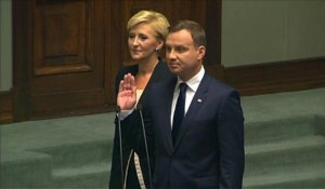 Pologne: le conservateur Duda officiellement investi président