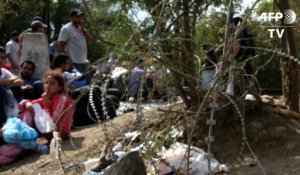 Grèce: des milliers de migrants dans un no man's land à la frontière macédoine