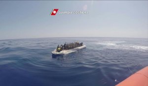 Des milliers de migrants affluent vers l'Europe