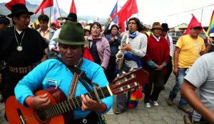 Equateur: des indigènes anti-gouvernement en route vers Quito