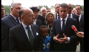 La visite de Manuel Valls à Calais, à travers les télés