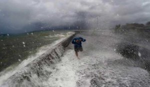 Le typhon Melor frappe de plein fouet les Philippines