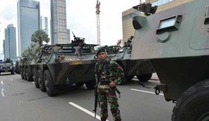 Attentats de Jakarta : la police en alerte maximale, des assaillants identifiés