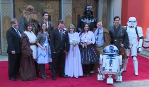 Star Wars : deux fans se marient en attendant la projection