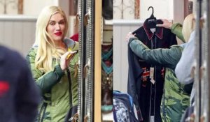 Gwen Stefani fait du shopping pour Noël dans un magasin country
