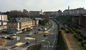 Les motards en colère réunis devant la préfecture de la Manche