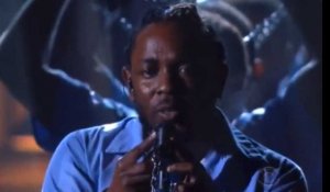  Grammys 2016 : regardez la performance engagée de Kendrick Lamar