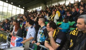 Les supporters derrière l'US Saint-Malo contre Lorient