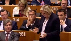 Marine Le Pen jubile au Parlement européen après la victoire du Brexit