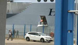 L'Harmony of the Seas quitte le port de Cherbourg 