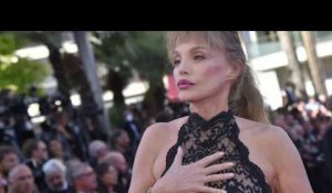 L’étonnante différence d’âge entre Arielle Dombasle et son premier mari