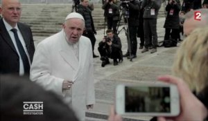 Cash Investigation : Elise Lucet rencontre le Pape François