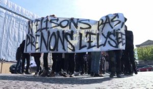 Manifestation éclair d'une centaine de lycéens près de l'Elysée