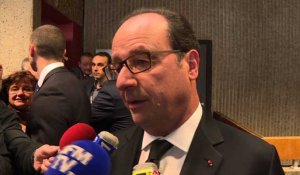 Hollande rend hommage à Henri Emmanuelli, un "être libre"
