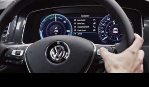 The new Volkswagen e-Golf - Interior Design | AutoMotoTV