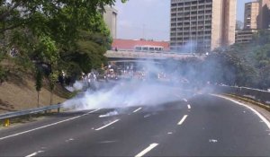 Crise au Venezuela: heurts entre manifestants et policiers