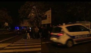 Evry : rassemblement de policiers devant l'hôtel de Police