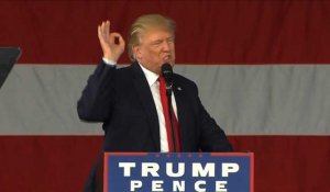 Trump, à la traîne dans les sondages, fait campagne en Floride