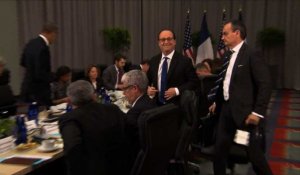 Obama, Hollande unis contre la "menace terroriste"