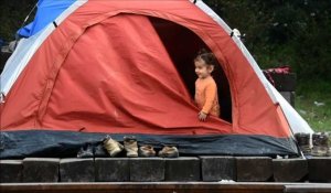 Migrants: l'interminable attente au camp d'Idomeni